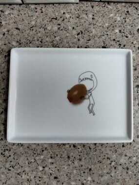 New 2009 Retired Oliver Green Olive Bite Appetizer Plate